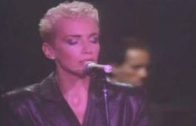 EURYTHMICS – The Miracle of Love (live 1987)