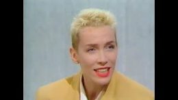 Eurythmics-When-The-Day-Goes-Down-Live-Acoustic-Wogan-1989